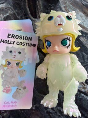 Pop Mart Erosion Molly Costume - Iridescence Curio Molly